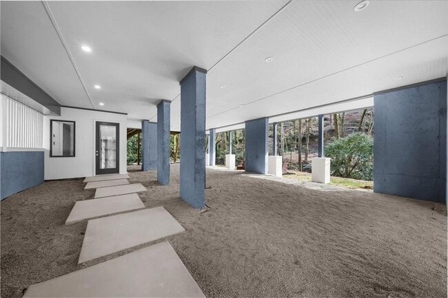Building Photo - 942 Peachtree Battle Cir NW