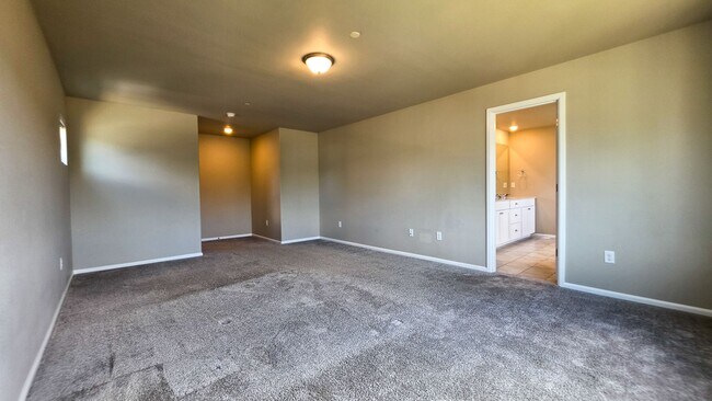 Building Photo - 4342 Acacia Ln SE