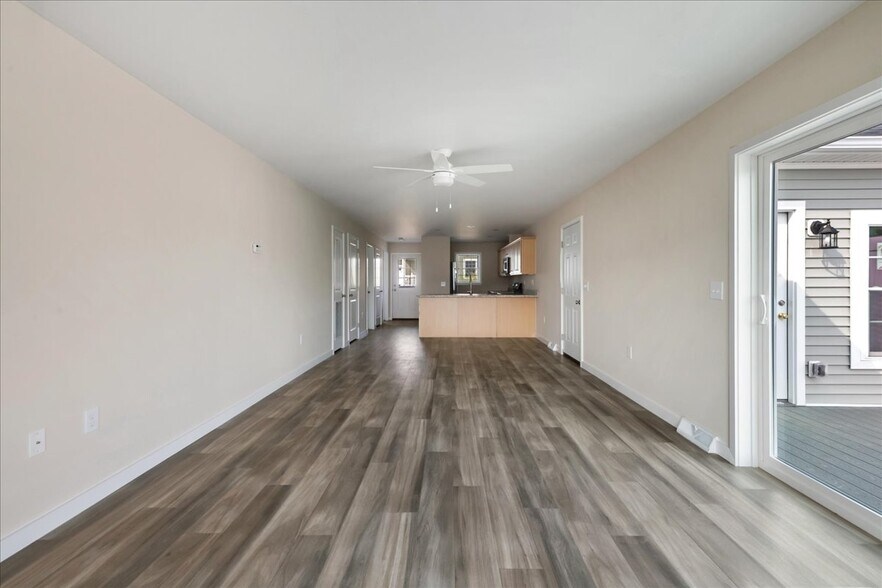 Building Photo - 14 Payton Ln