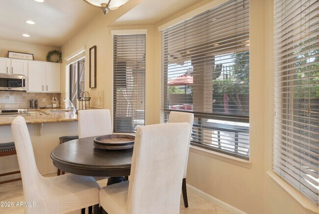 Building Photo - 6419 E Betty Elyse Ln