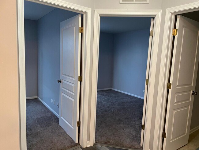 Building Photo - 416 Conservatory Ln