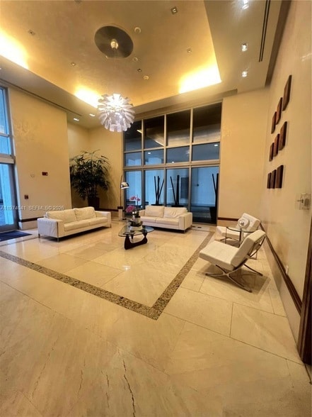 Building Photo - 1050 Brickell Ave