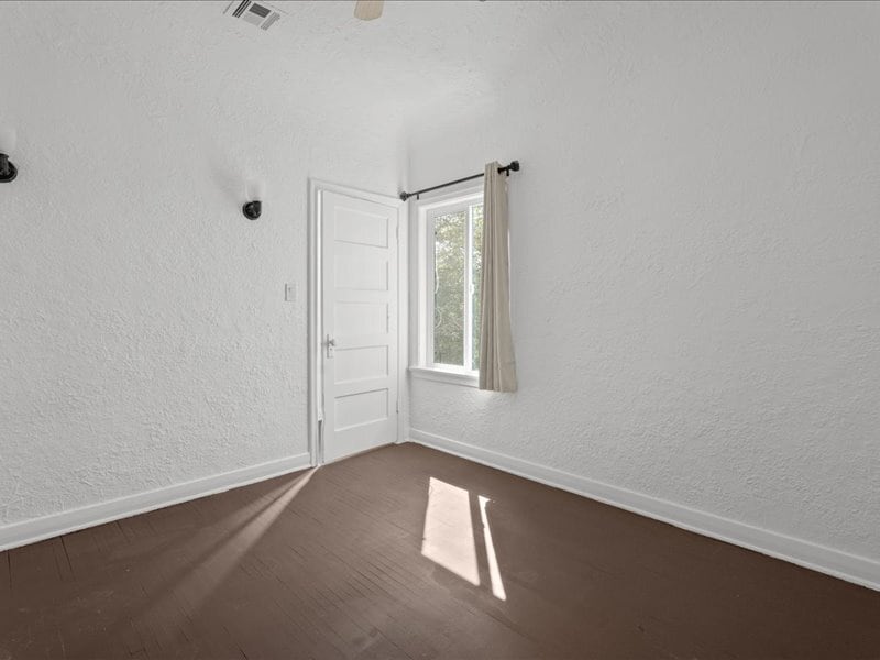 Building Photo - 1635 McCollum St