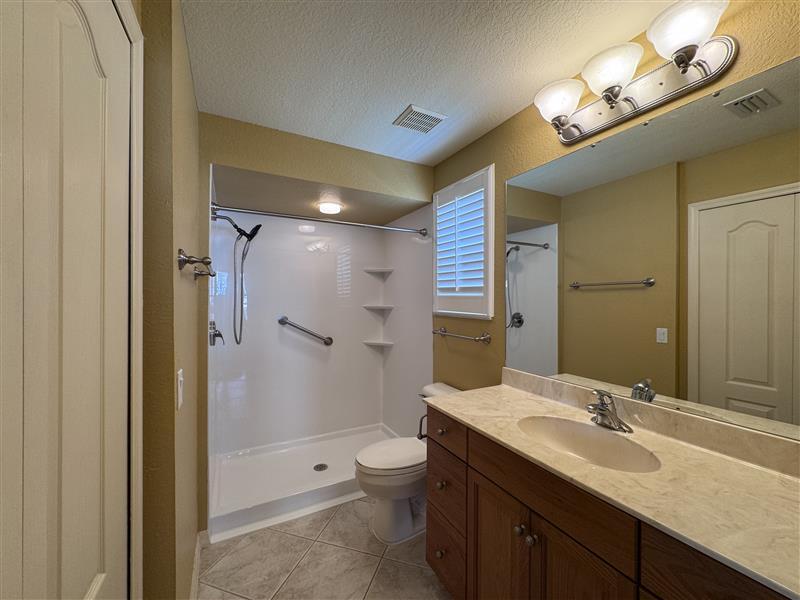 Building Photo - 600 Mirabella Cir