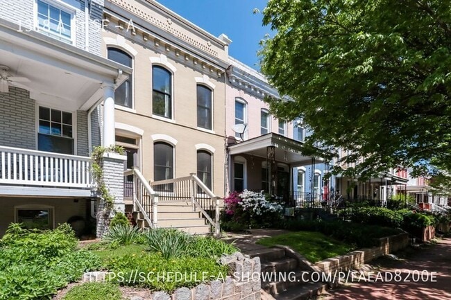 Building Photo - 1318 A St SE