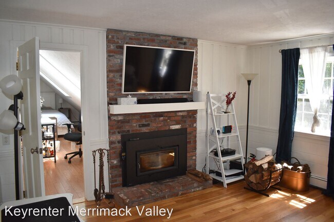 Building Photo - 4 br, 2 bath House - 3 Minot Avenue