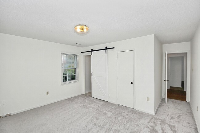 Building Photo - Exquisite South Charlotte Ranch, Move-In R...