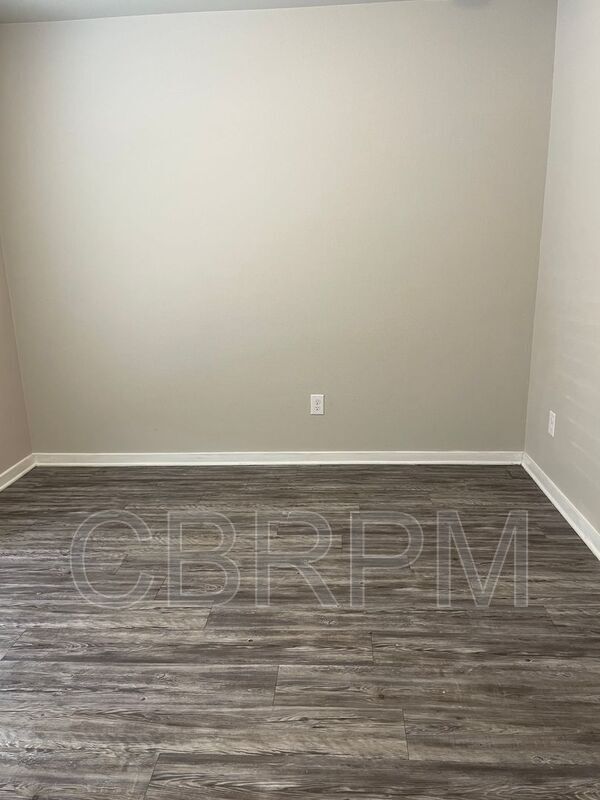 Building Photo - 2129 N Texas Ave
