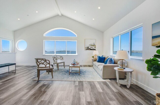 Building Photo - 625 CA-1