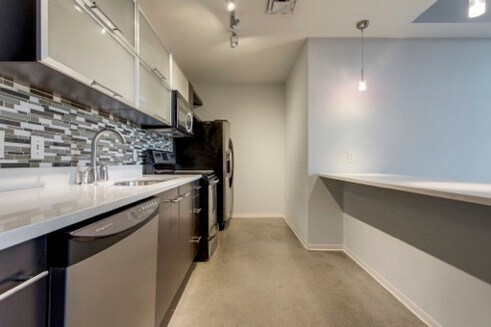 Building Photo - 2115 Yeaman Pl