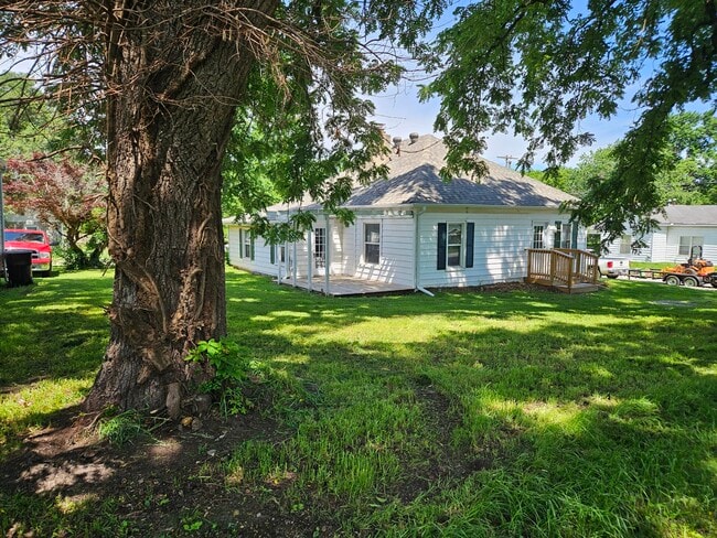 Building Photo - 2158 N Boonville Ave