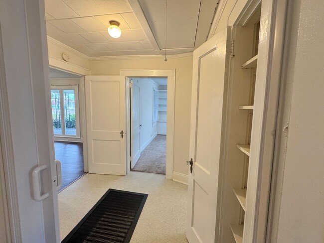 Building Photo - Statesville West - 2BR/1BA