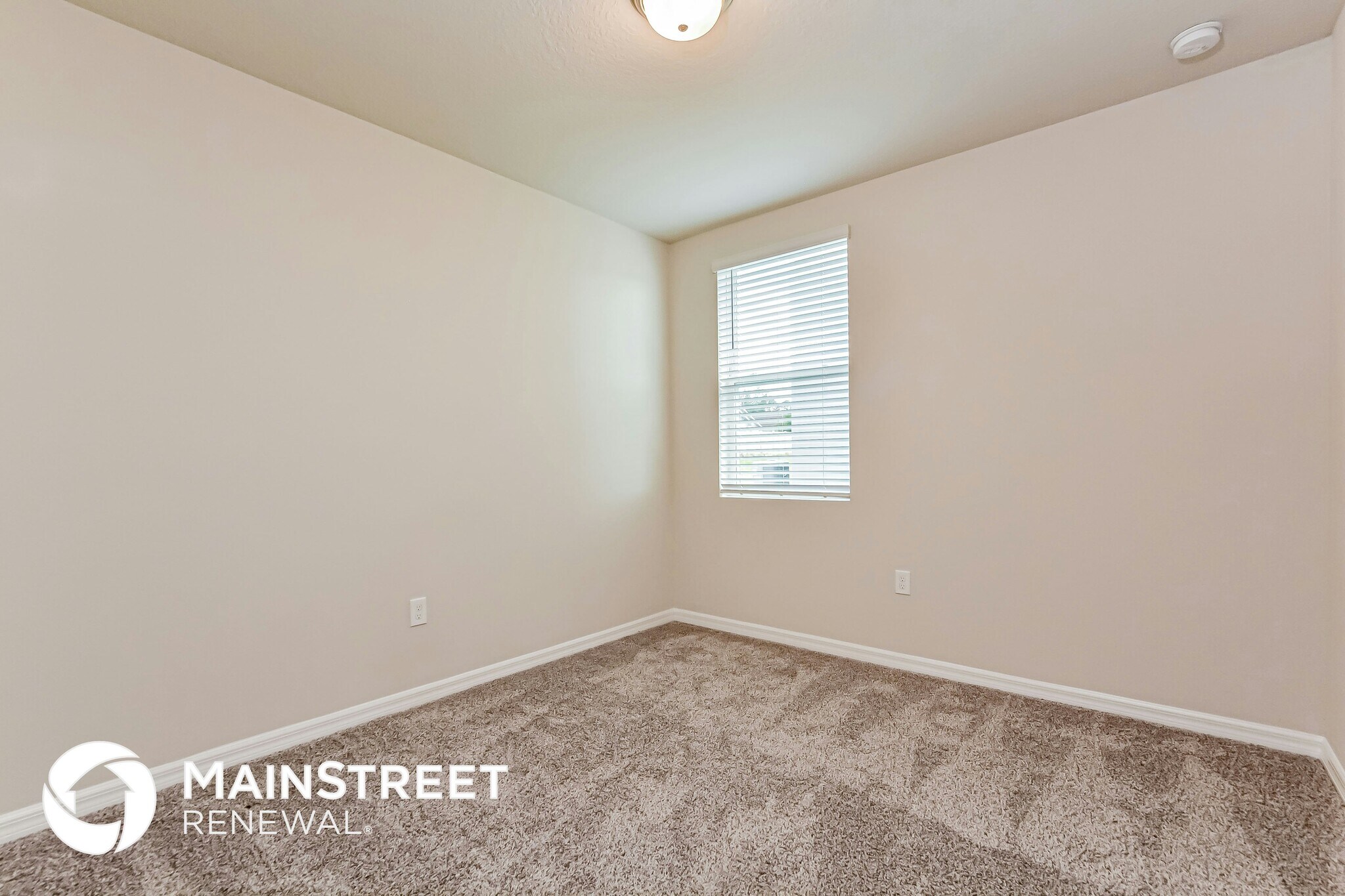 Building Photo - 1090 Oak Vly Dr