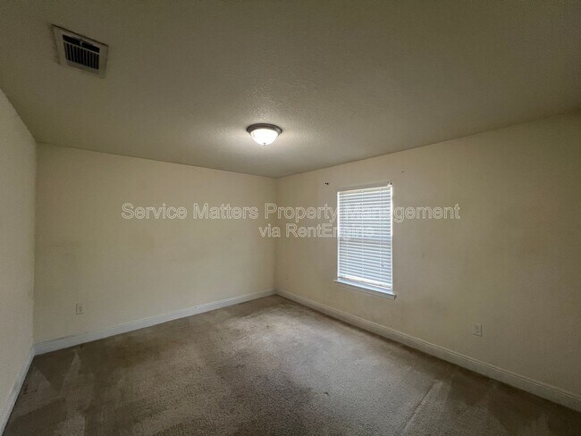 Building Photo - 7037 Season Dr