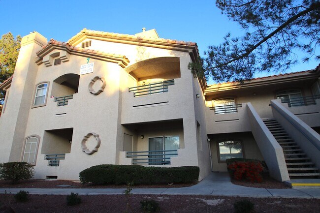 Building Photo - 5415 W Harmon Ave