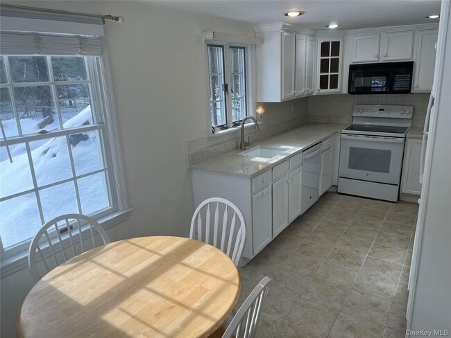 Building Photo - 17 Washington Ave