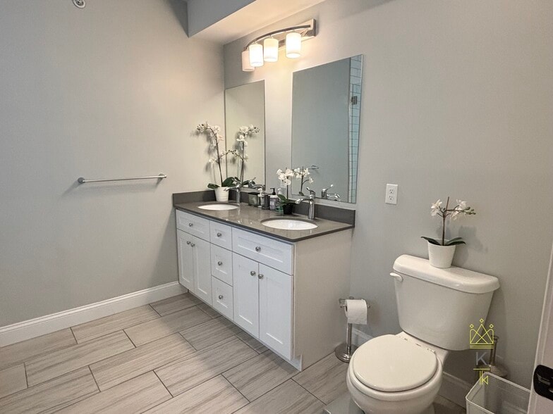 Building Photo - 214 Westville St