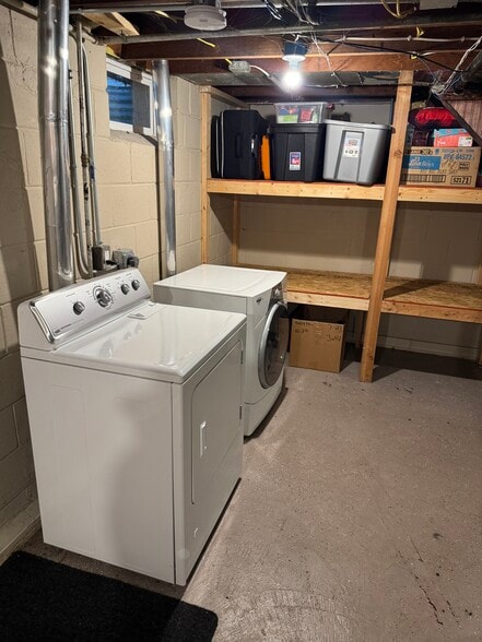Washer / Dryer - 1542 3rd Ave