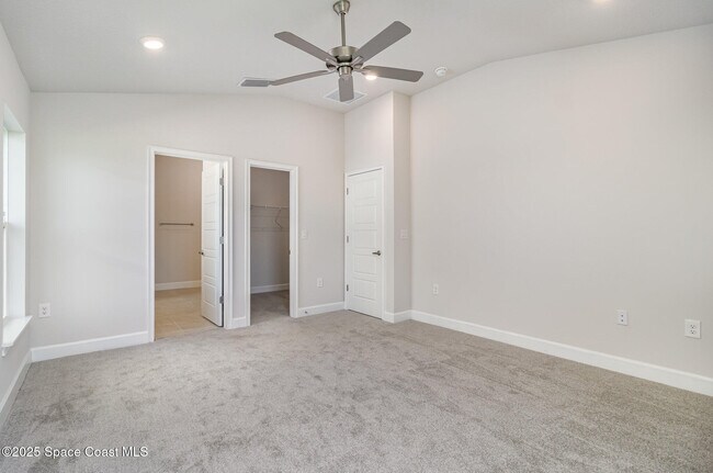 Building Photo - 2482 Carrick St