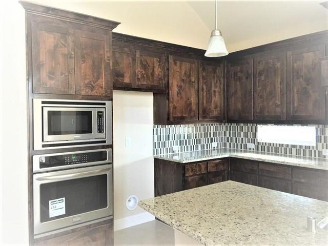 Building Photo - 2560 Valley Glen Dr