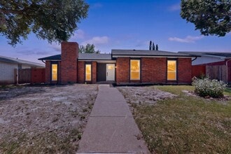 Building Photo - 243 Woodhurst Dr
