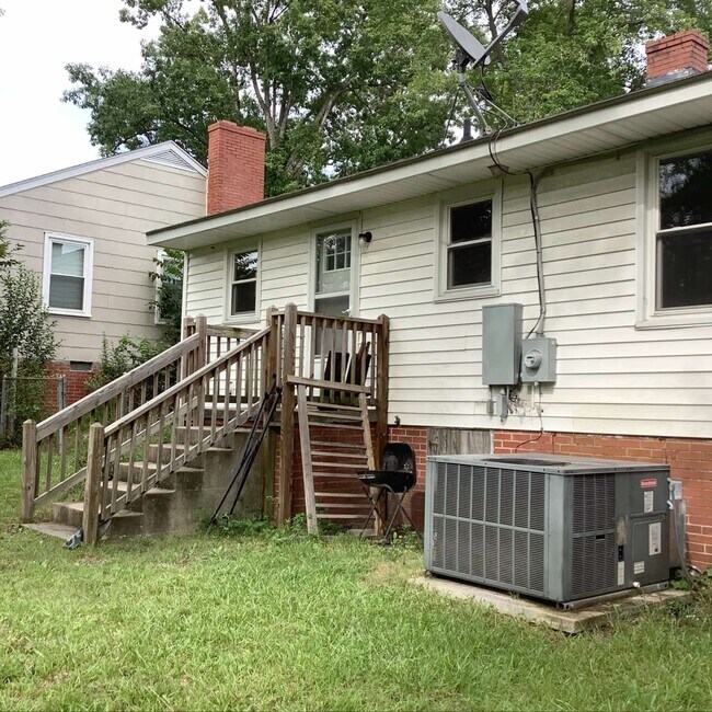 Building Photo - 1525 Tucker St