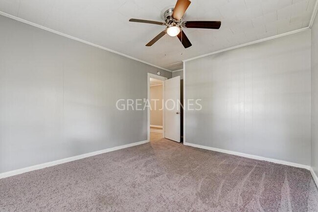 Building Photo - Charming 4 Bedroom in Batesburg-Leesville!