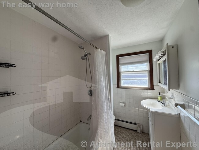 Building Photo - 24 Saville St