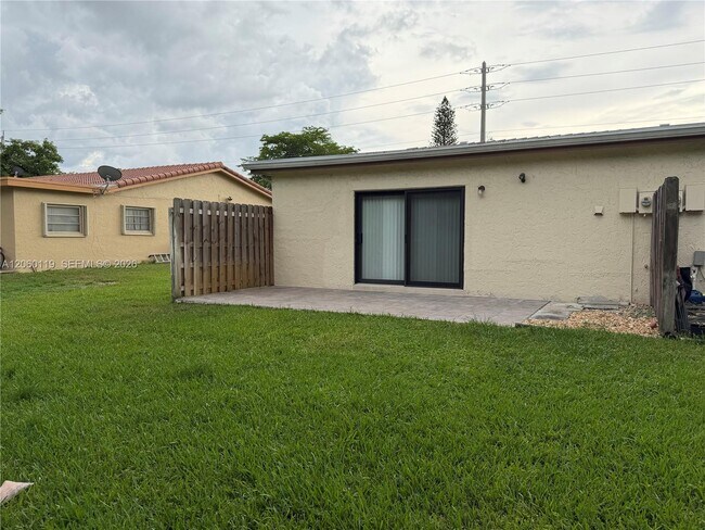 Building Photo - 4171 NW 110th Ave