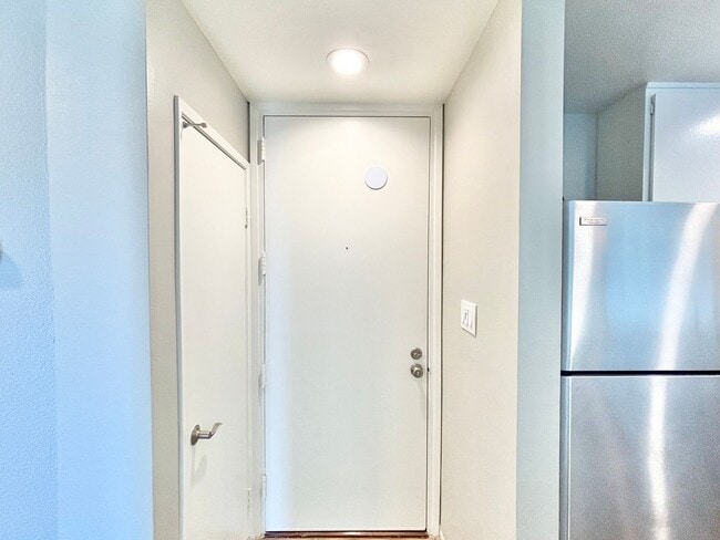 Building Photo - Channel Islands Marina |Oxnard |  1 Bed | ...
