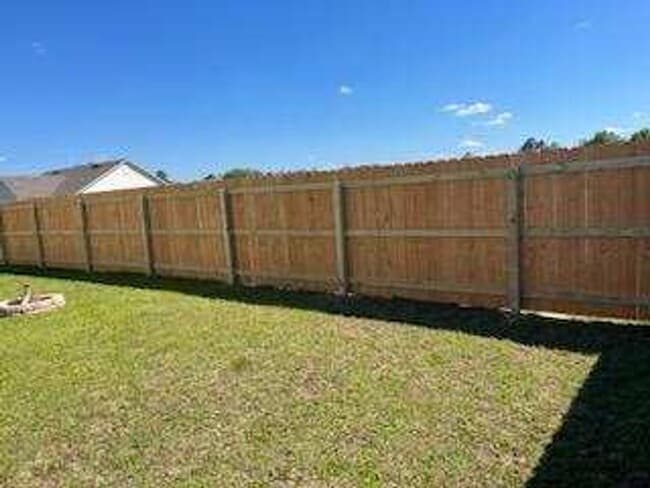Building Photo - Luxurious 3 Bed/2 Bath Home with Modern Am...