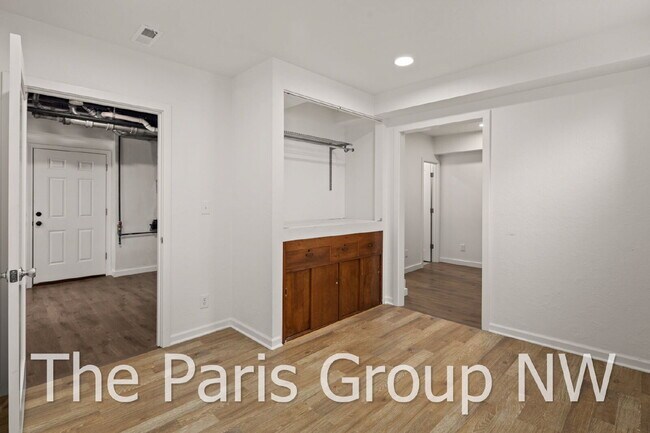 Building Photo - Delightful Magnolia 4br Remodel * Walkable Salmon Bay Location, Central Yet Quiet