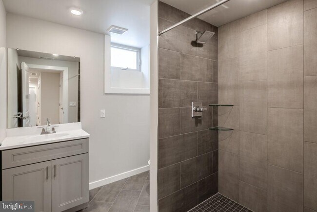 Building Photo - 1712 S 19th St