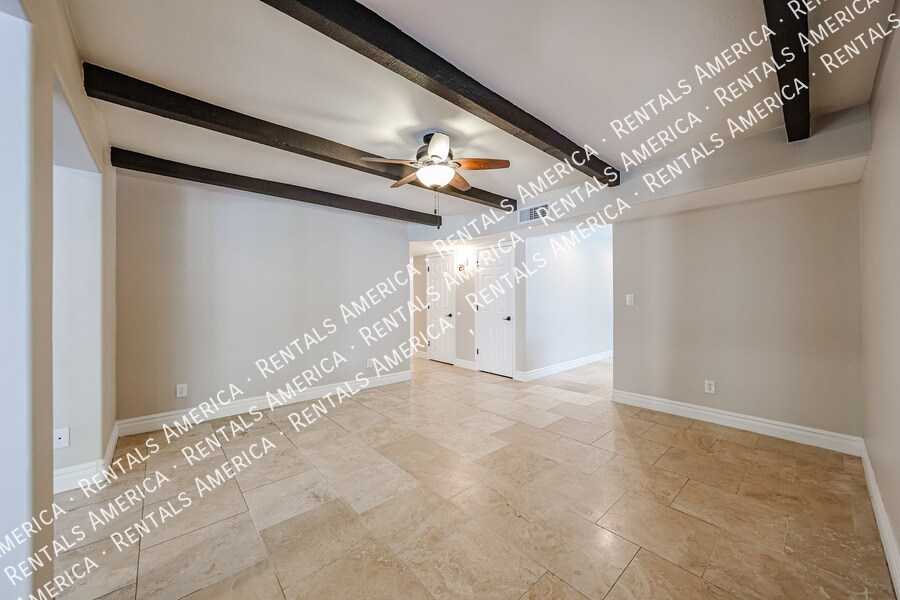 Building Photo - 13242 N 11th Ave