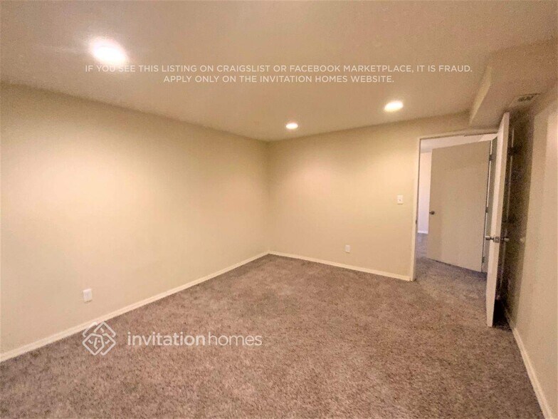 Building Photo - 2690 Ridge Dr