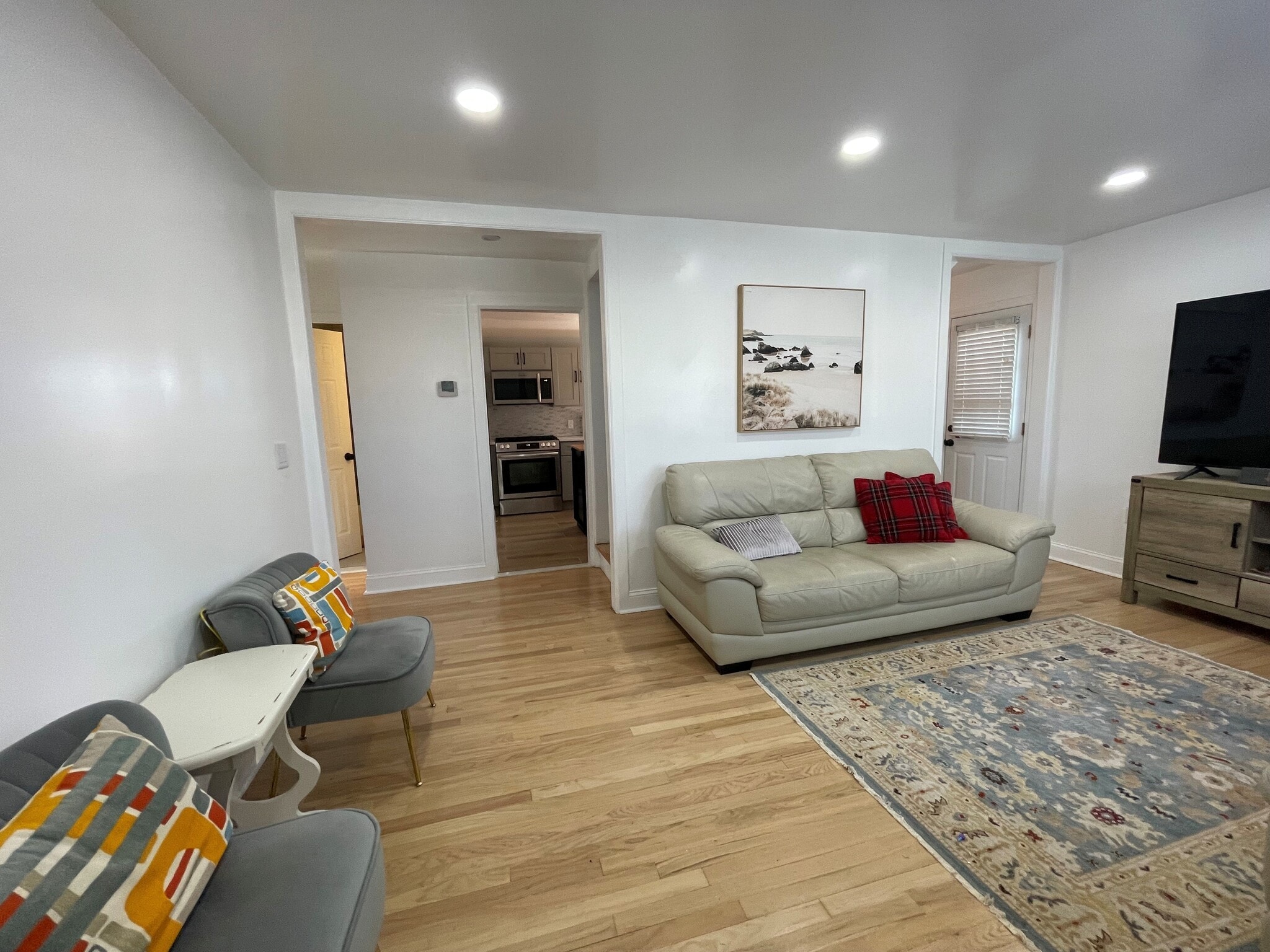 Living Room - 11 Raymond Pl