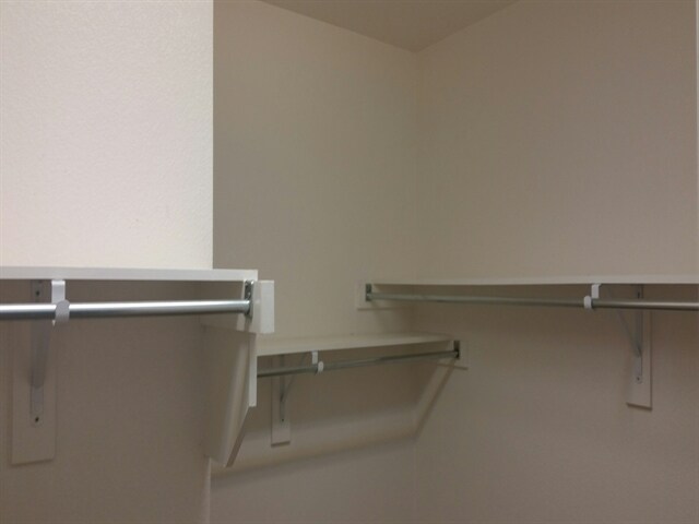 Building Photo - 1124 Long Pointe Ave