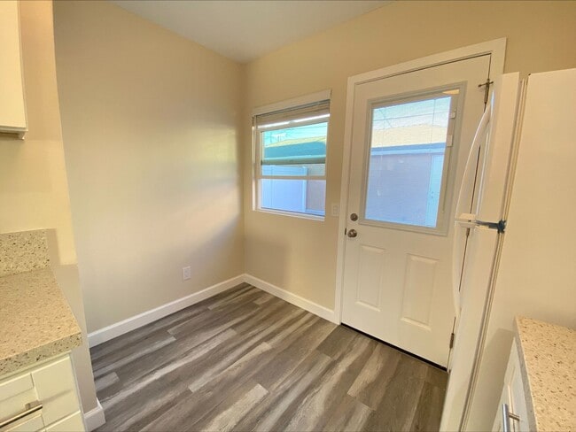 Building Photo - 1 Block from the Beach! Apartment Home in Ocean Beach! Private Garage! Private Patio!