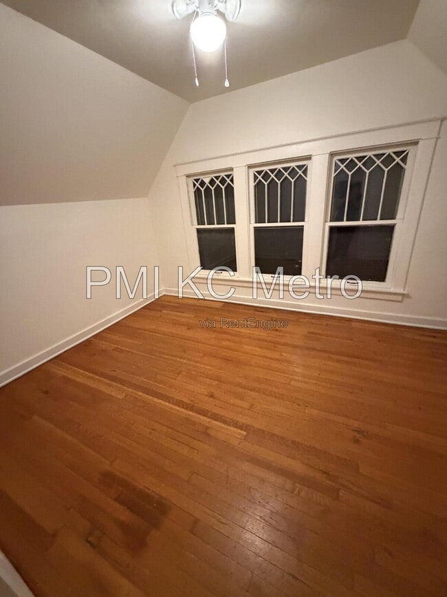 Building Photo - 3833 Campbell St