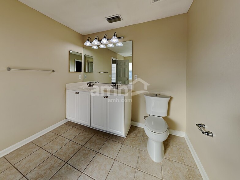 Building Photo - 2425 Adams Lake Blvd