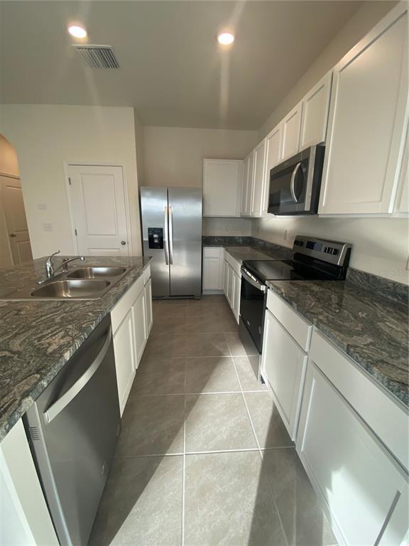 Building Photo - 2906 Suncoast Plains Dr