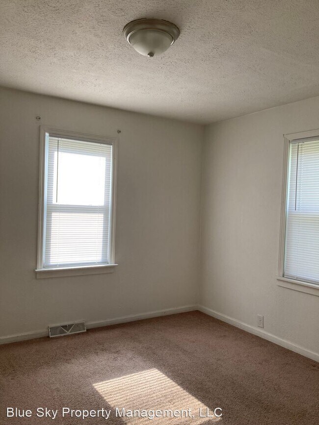 Building Photo - 2 br, 1 bath House - 1202 S May Ave