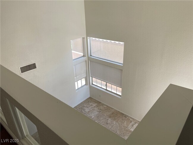 Building Photo - 4364 Mesa Hill Dr