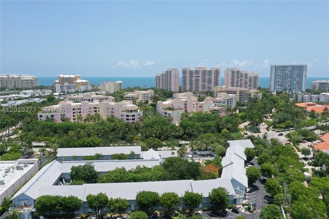 Building Photo - 798 Crandon Blvd