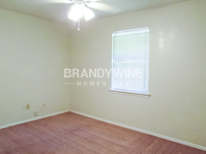 Building Photo - 5063 Springtree Ct