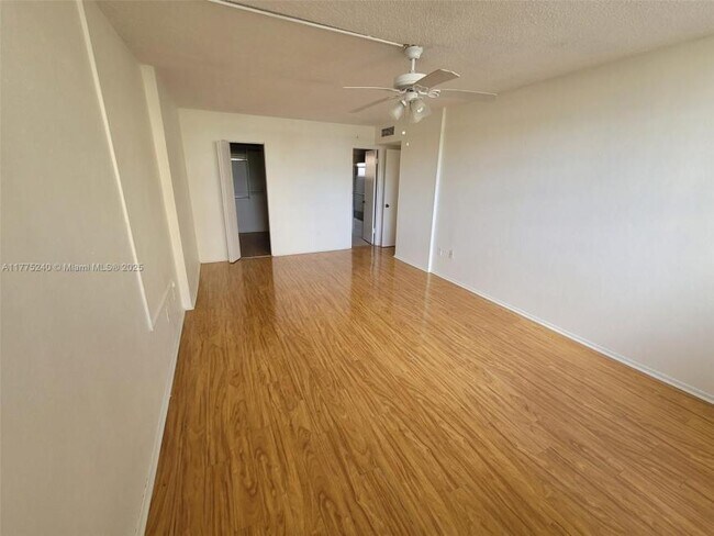 Building Photo - 2 bedroom in North Miami Beach FL 33162