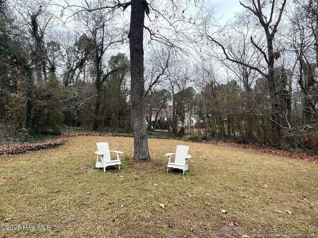 Building Photo - 105 Scuppernong Ct