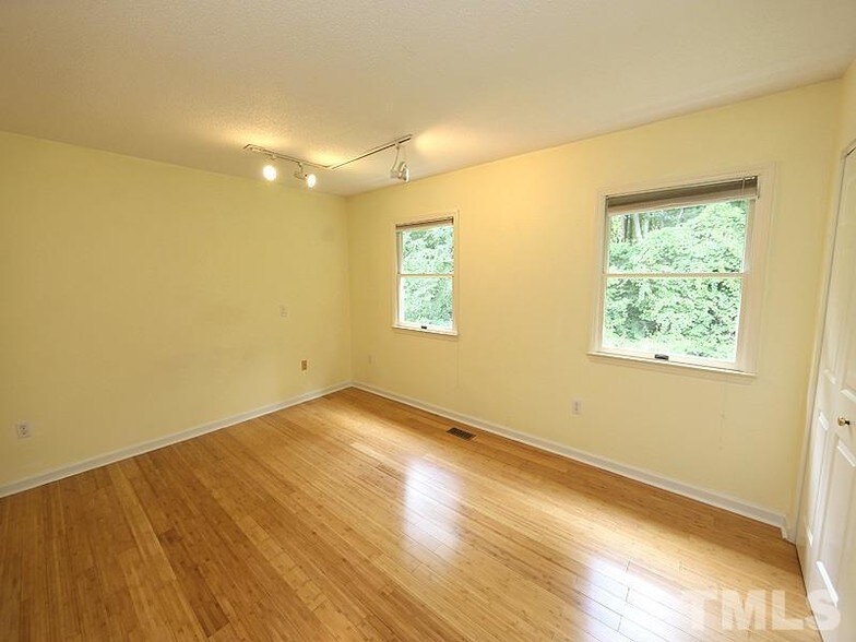 Ustairs Back Bedroom - 102 Mallard Ct