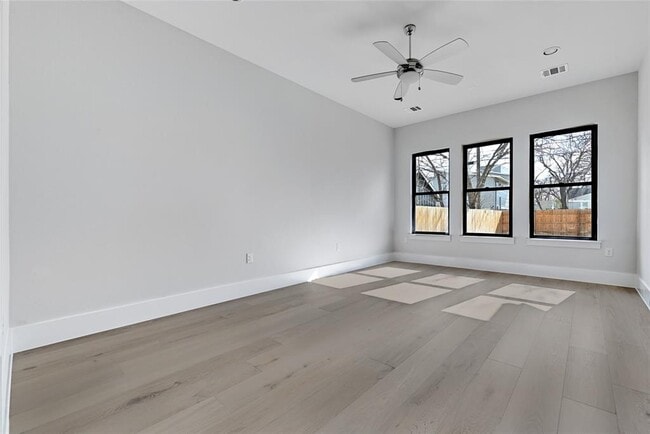 Building Photo - 1815 W 38th St