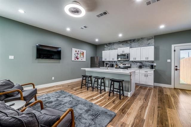 Building Photo - 4707 Barry Ave